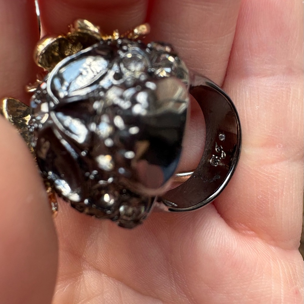 Unique Skull Statement Ring w/ Gold Butterflies, Size 8 - Picture 13 of 16
